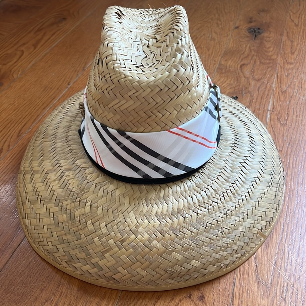 Sun hat with chin strap